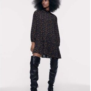 ZARA Floral Print High Neck Mini Ruffle
Dress Navy Yellow Ditsy size XL